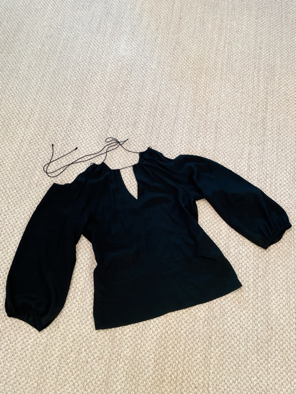 Ramy Brook 100% Silk Black Cold Shoulder Balloon Sleeve Blouse Women’s XS NWOT